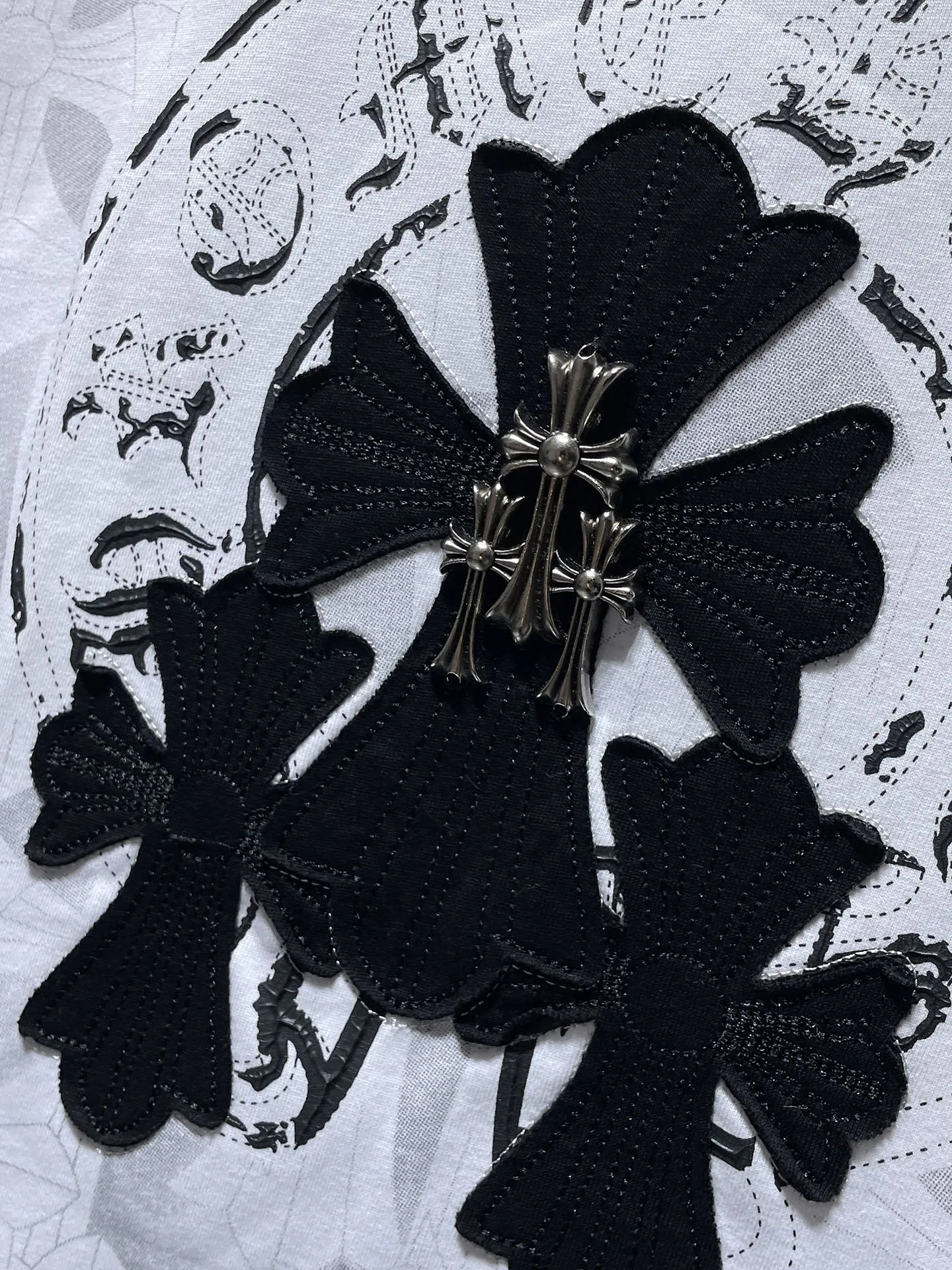 P170 New Chrome Hearts 25ss willow inkjet high version for summer! High weight, environmentally friendly and high-quality top-quality fabric 280g Crow cross patch embroidery spray-painted foam short sleeves. Counter synchronization. 1:1 replica version. Recommended colors: white, black